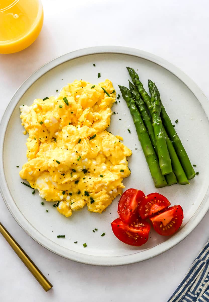 High-Protein Cottage Cheese Scrambled Eggs: Creamy & Quick Breakfast